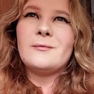 Meet your Posher, Elise